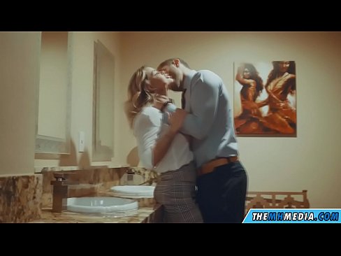 ❤️ Бүкіл аққұба сізді қоғамдық дәретханада азғырғанда ❤️ Порно бізде kk.makesexnotwar.ru ❌